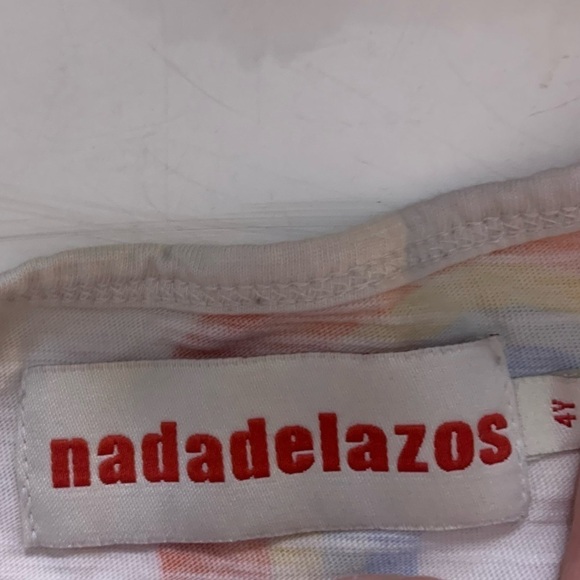 NADADELAZOS Rainbows Print short sleeve kids T-Shirt in Ivory 4 years tee - Picture 6 of 9